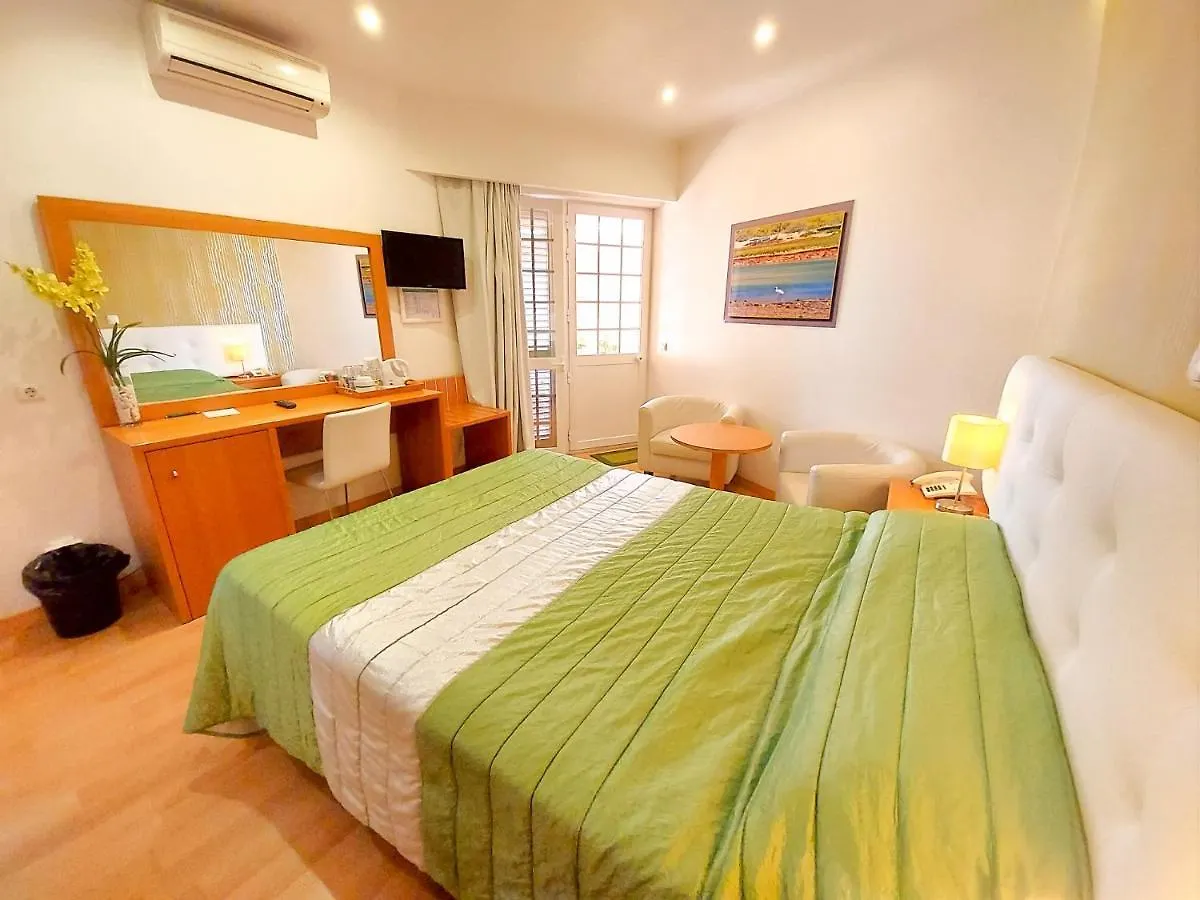Gasthuis Vila Formosa Al-Estabelecimento De Hospedagem,Quartos-Rooms Monte Gordo